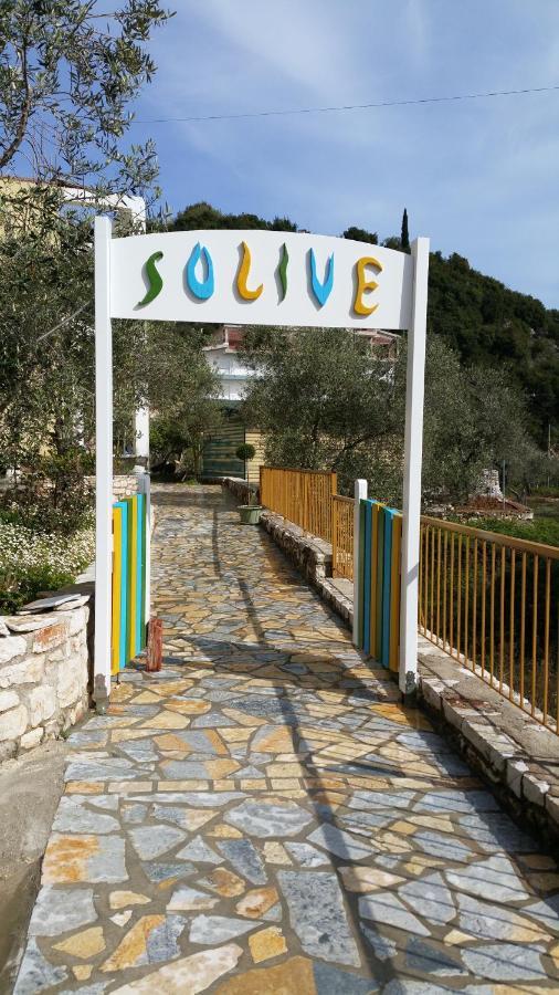 Guest House Solive Himarë Eksteriør billede