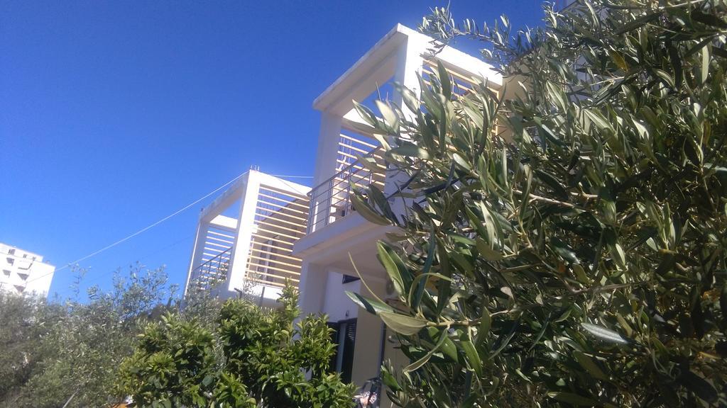 Guest House Solive Himarë Eksteriør billede