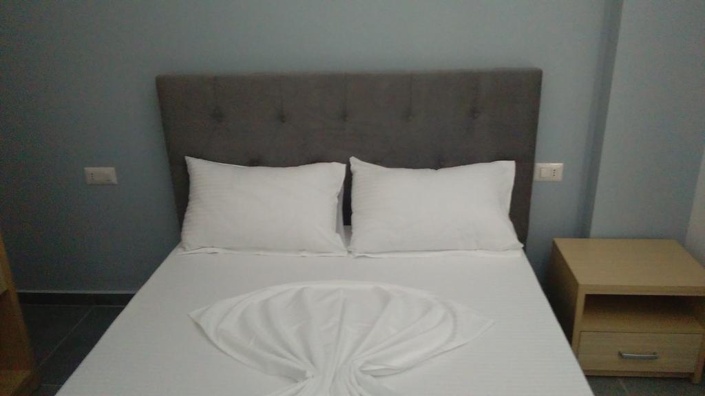 Guest House Solive Himarë Eksteriør billede