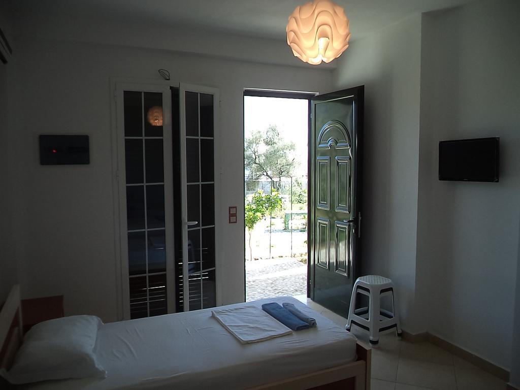 Guest House Solive Himarë Eksteriør billede
