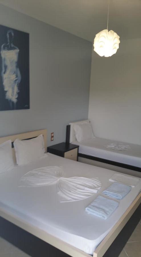 Guest House Solive Himarë Eksteriør billede