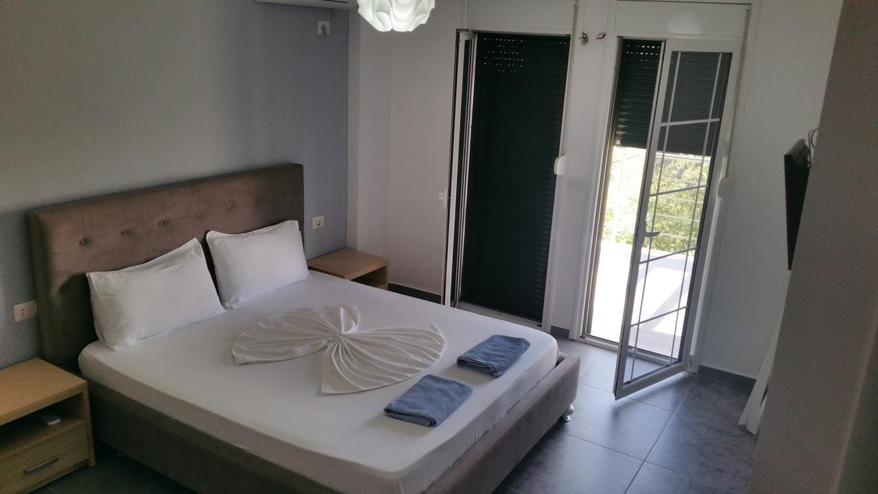 Guest House Solive Himarë Eksteriør billede